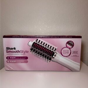 Shark SmoothStyle Heated Hair Comb+smoother. Includes heat resistant storage bag